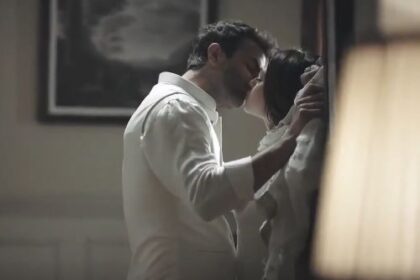 Anchal Singh Latest Hot Kissing Sex Scene in Undekhi